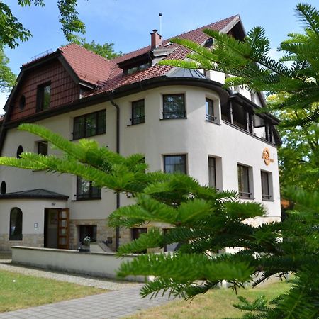 Hotel Jasny Dwór Polanica-Zdrój Exterior foto