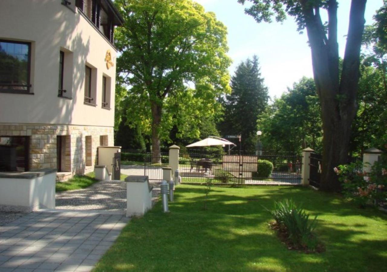 Hotel Jasny Dwór Polanica-Zdrój Exterior foto
