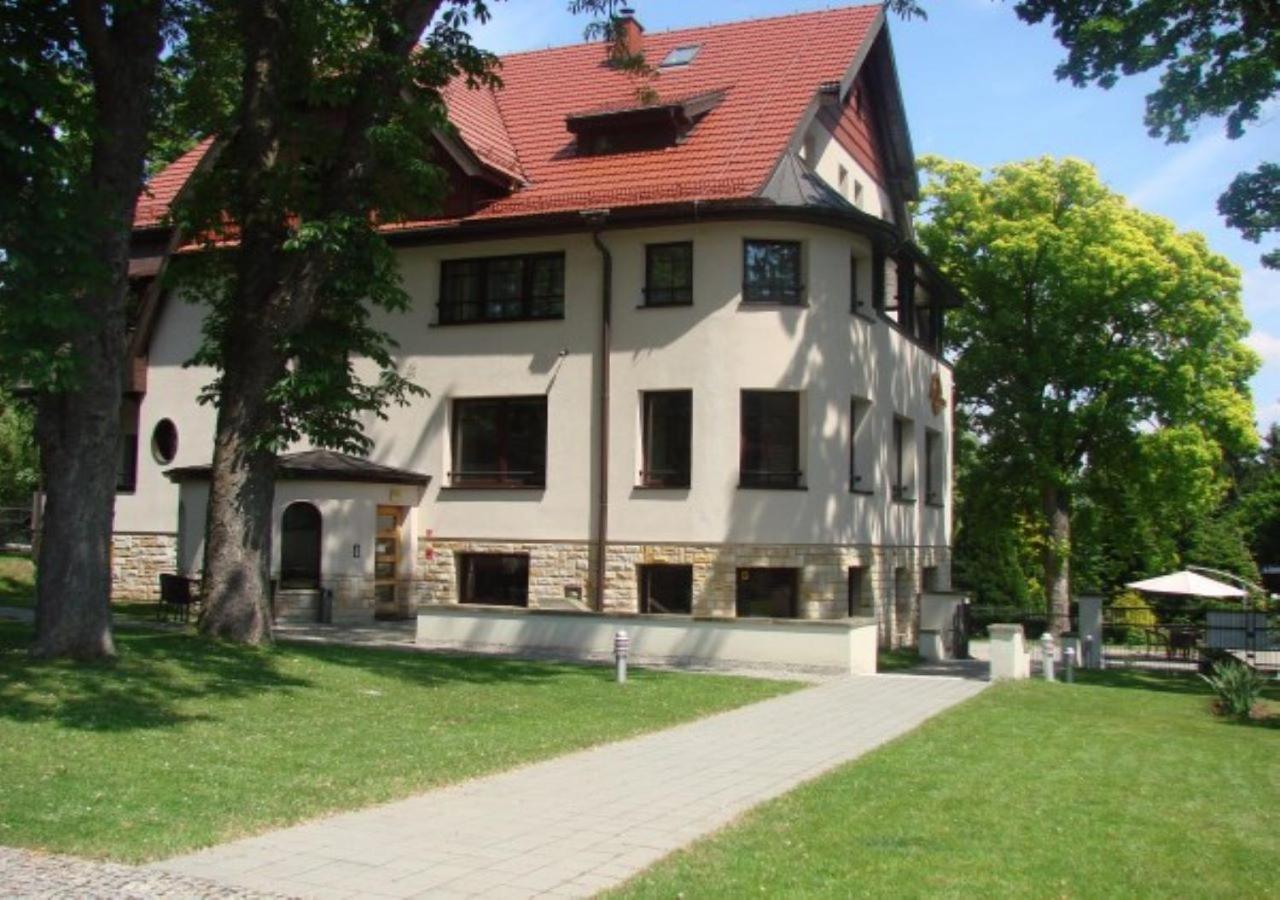 Hotel Jasny Dwór Polanica-Zdrój Exterior foto
