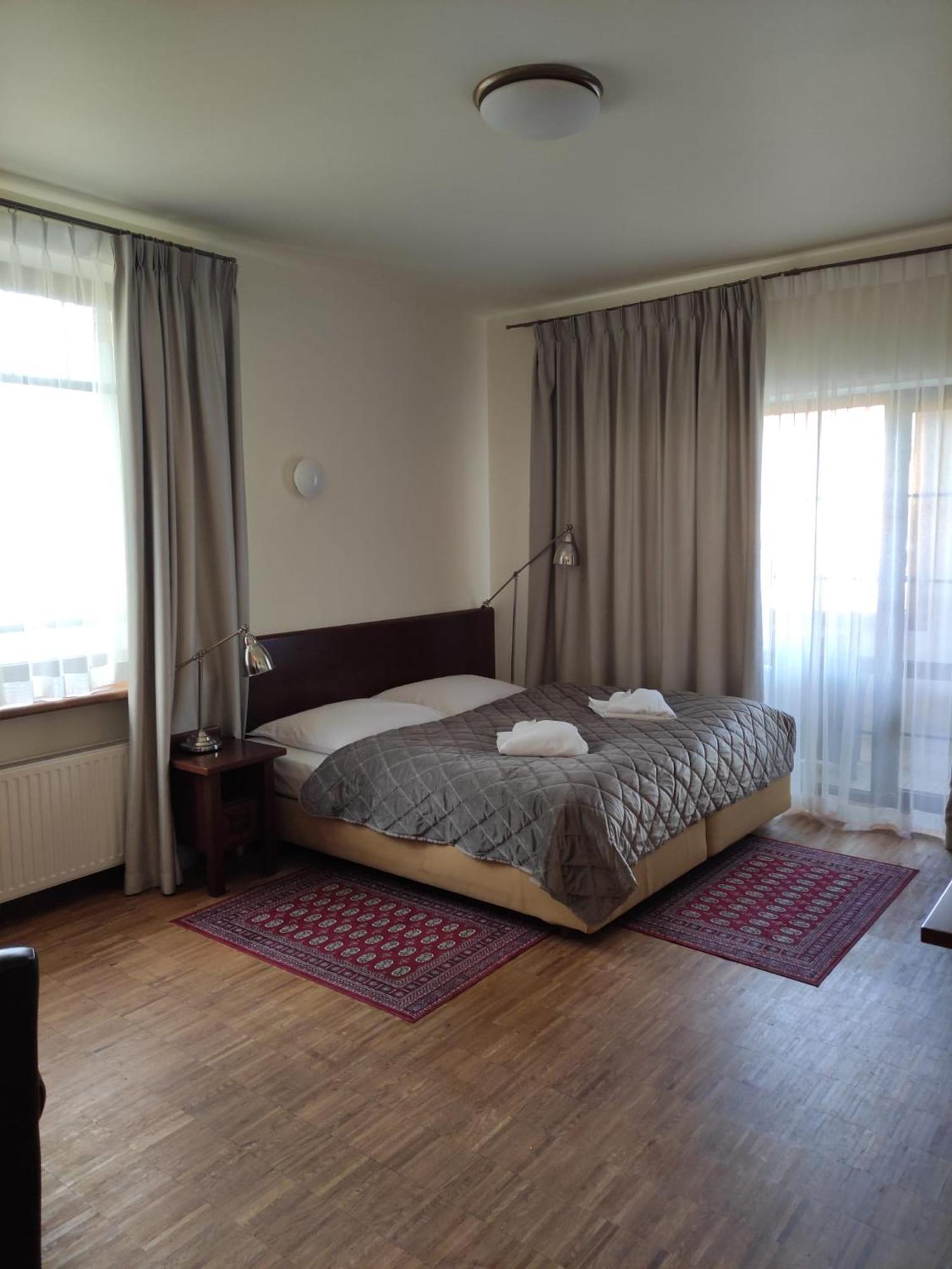Hotel Jasny Dwór Polanica-Zdrój Exterior foto