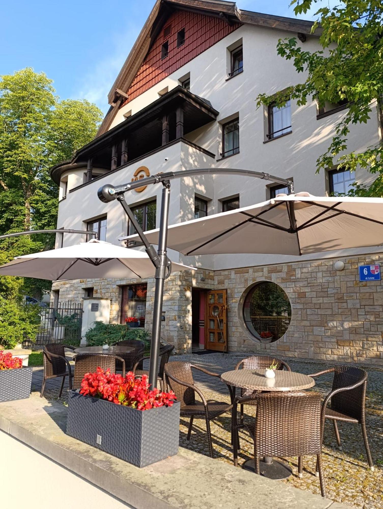 Hotel Jasny Dwór Polanica-Zdrój Exterior foto