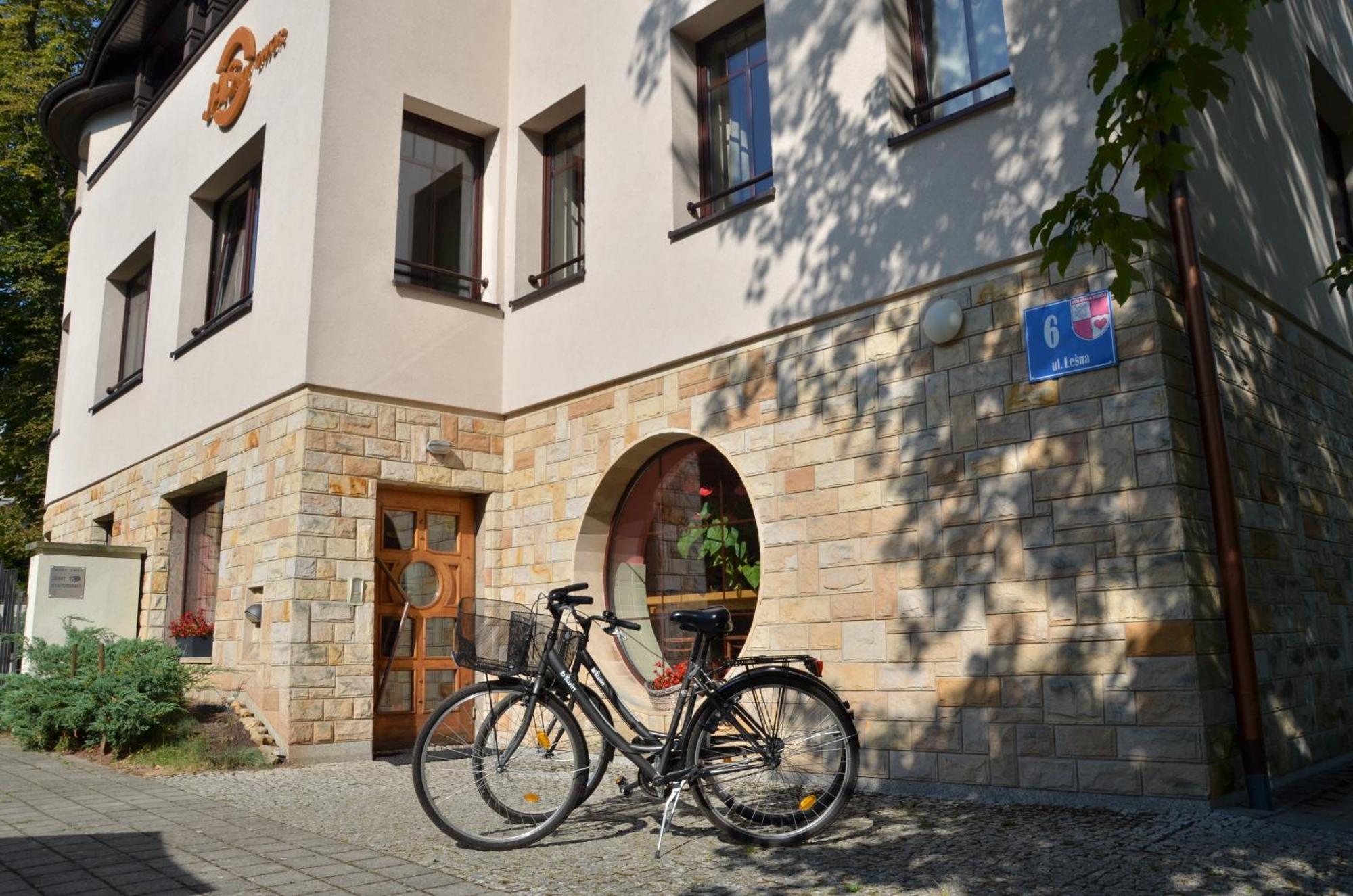 Hotel Jasny Dwór Polanica-Zdrój Exterior foto