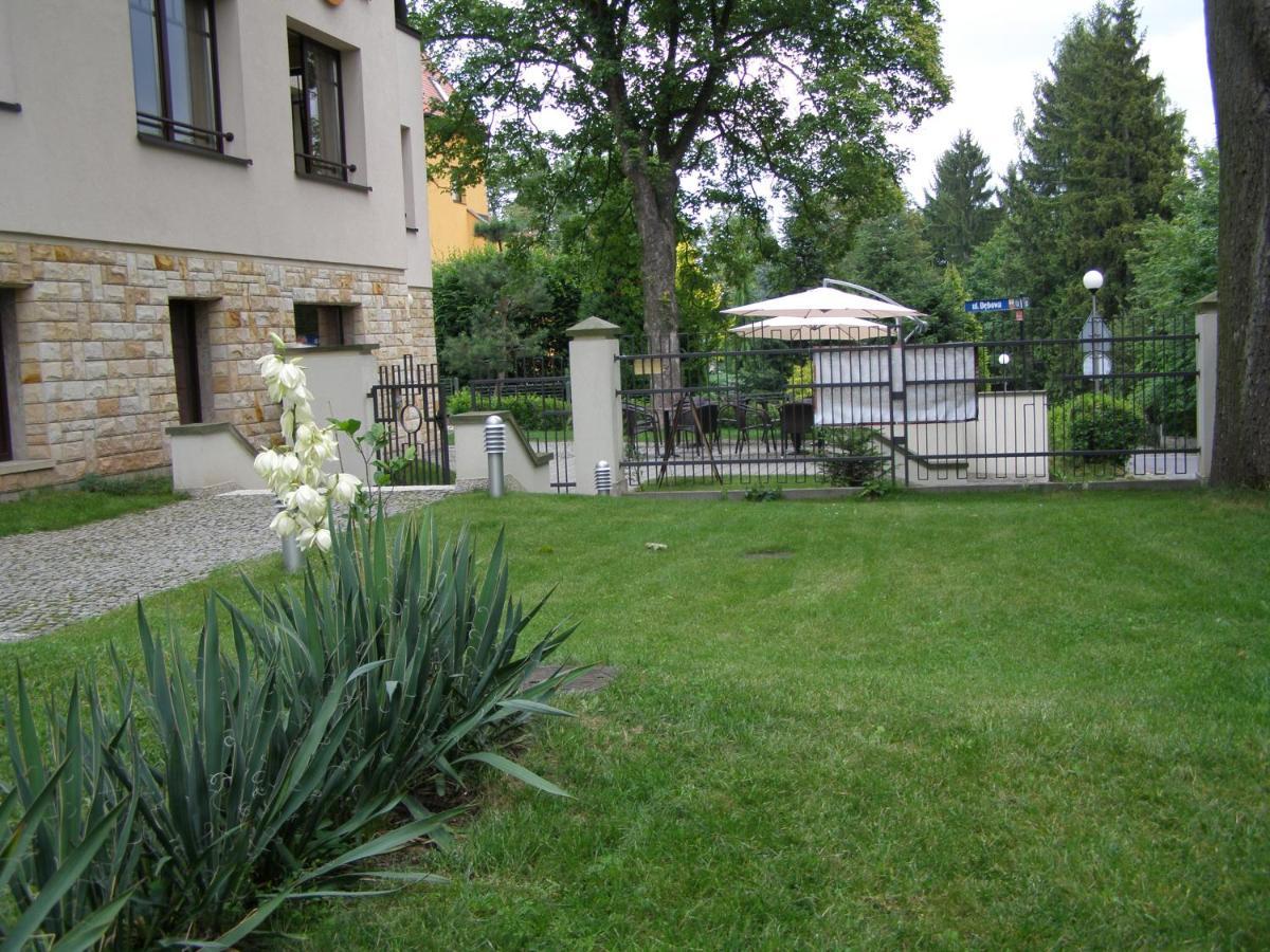 Hotel Jasny Dwór Polanica-Zdrój Exterior foto